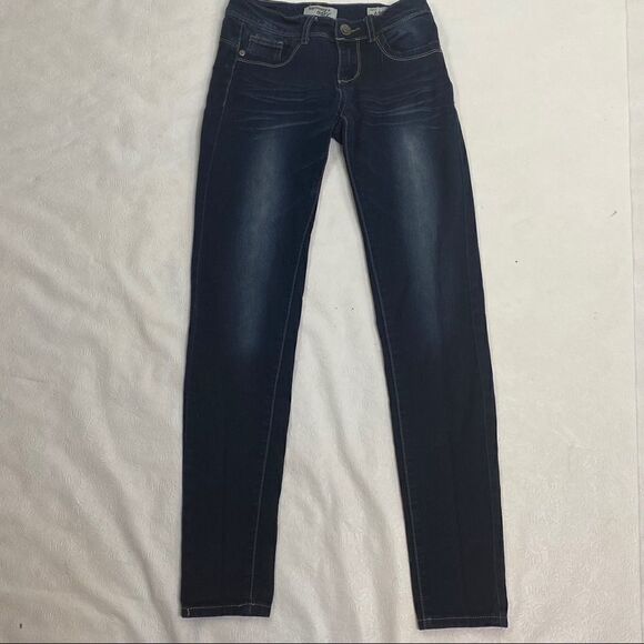 Harmony & Havoc | Skinny Stretch Jeans - Picture 2 of 8